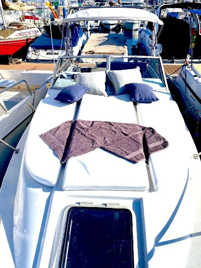 بوتيل فندق أذيخيفي  Barco Sihnny - Puerto Colon إسبانيا